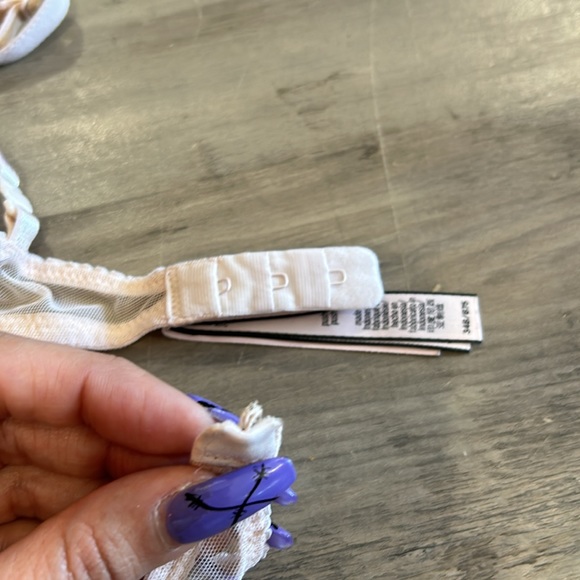 Victoria’s Secret Star Bra 34B - Picture 4 of 8